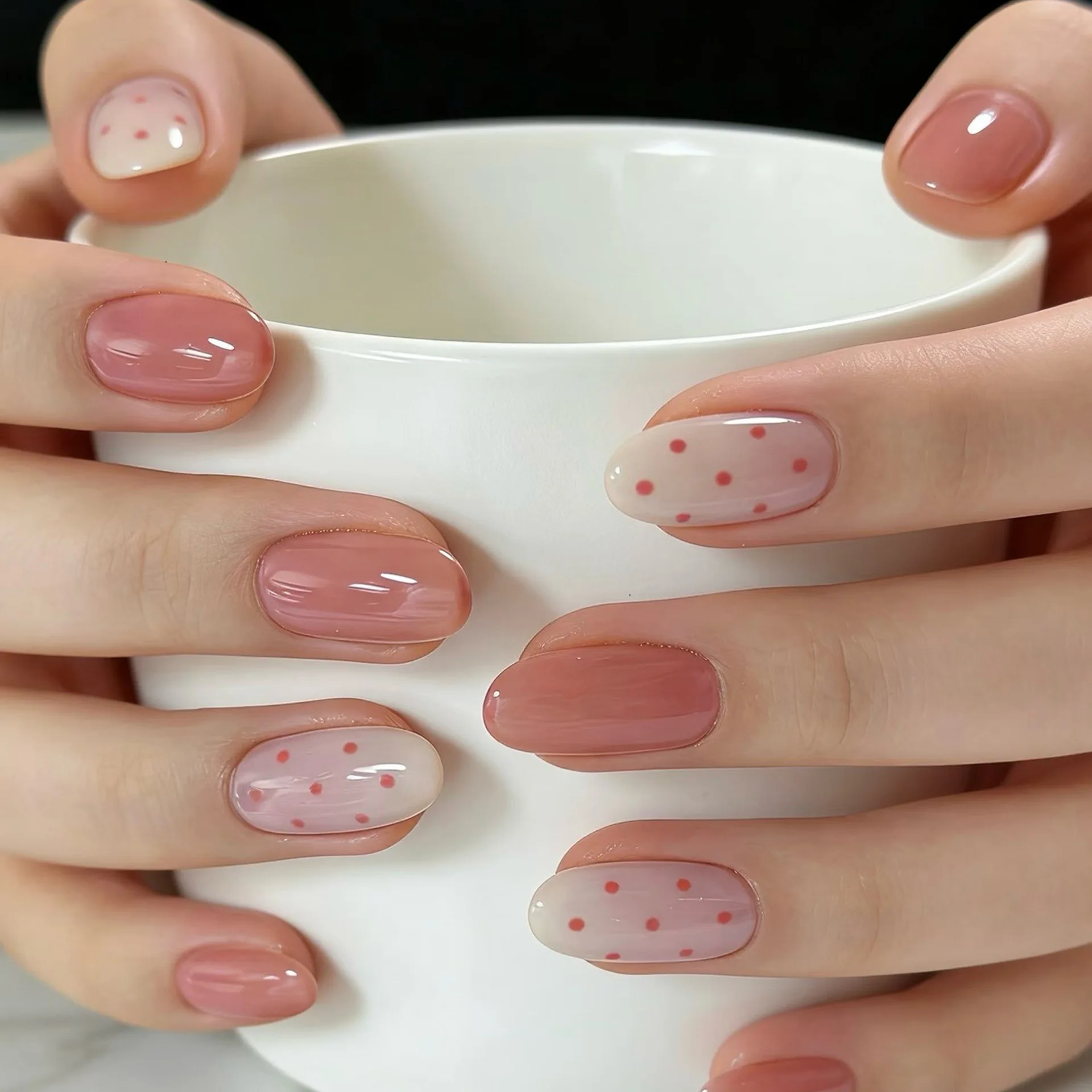 

10 шт. коротких овальных накладных ногтей ручной работы, розово-белый дизайн с горошком, нежные и милые искусственные ногти, готовые к носке, для девочек.