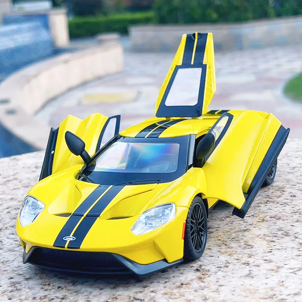 

1:24 GT V12 Модель спортивного автомобиля Игрушки Металлический литой звук Световые двери Открытые откатные амортизирующие украшения Суперкары для взрослых