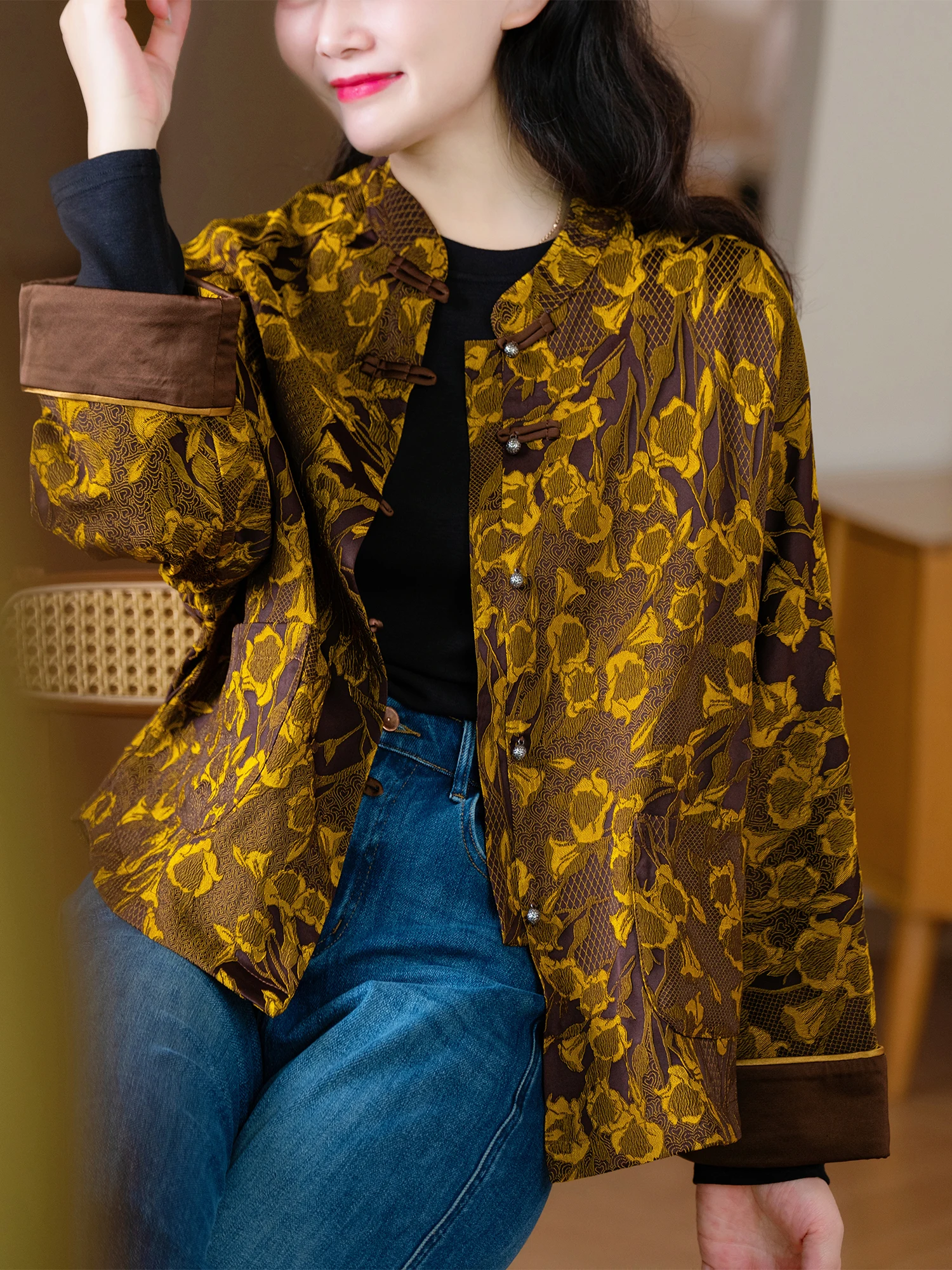 

Женская свободная верхняя одежда из смешанного шелкового парча с узором «золотые монеты», серия «Поэтические горы и моря»