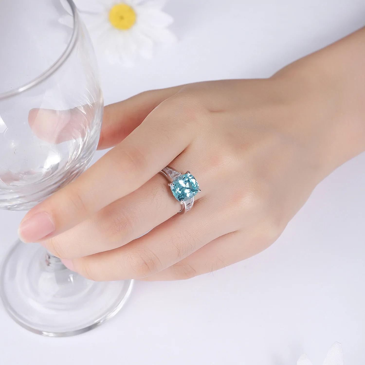 MuShan Brand Jewelry 925 Sterling Silver Ring Lab Grown Emerald Heart Engagement Ring for Women 18K Gold Plated Engagement Rings view 3