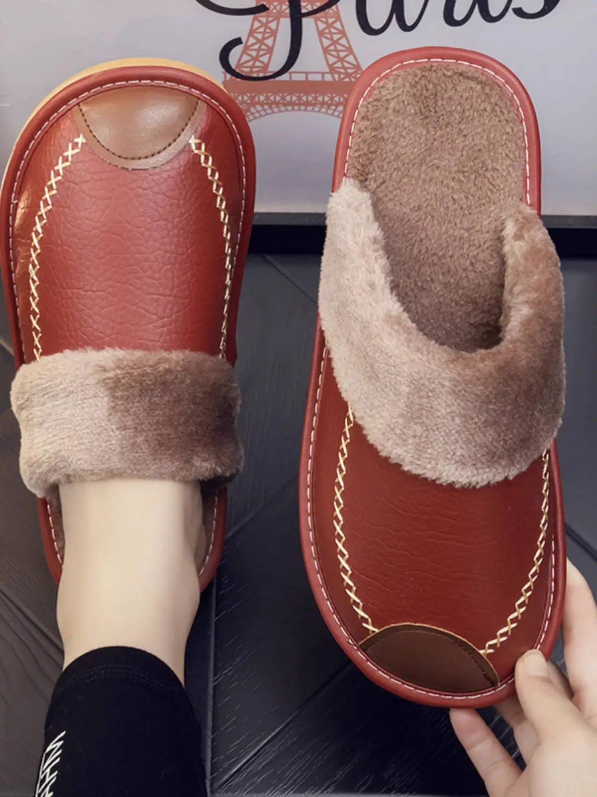 

Unisex Slippers Plush Cotton Slippers New Leather Surface Men's & Women's Home Indoor Non-Slip Water Resistant PU Warm Flat Sole