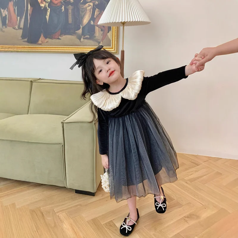 

Girls' Dress for Autumn and Winter2025New high-end style velvet dress for little girls with added fleece