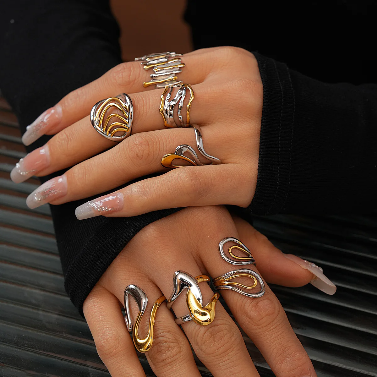Stainless steel gold and silver contrasting corrugated geometric ring light luxury ring fashion jewelry