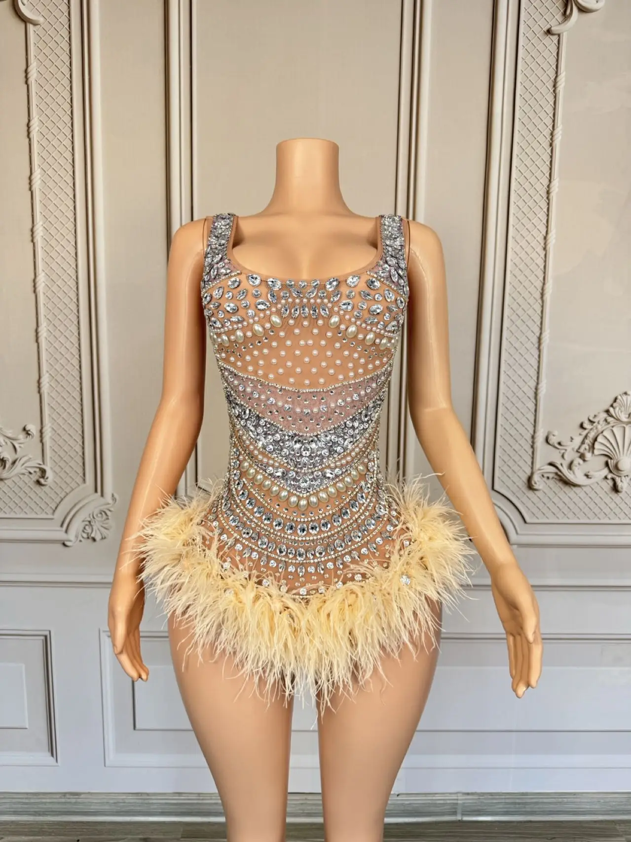 

Niaodao Sparkly Short Prom Dress 2025 Glitter Bead Crystals Leotard Feathers Cocktail Gown Birthday Party Gown Homecoming Dress