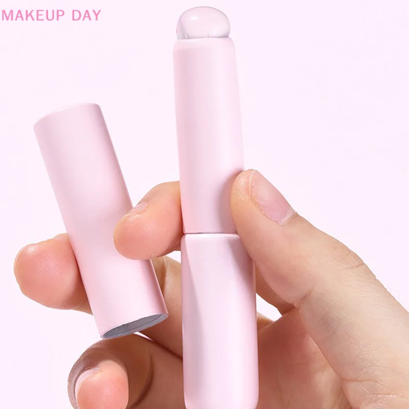 Kuas bibir silikon dengan penutup sikat Concealer bersudut seperti ujung jari Q kuas Makeup Lipstik lembut kepala bulat tidak rusak