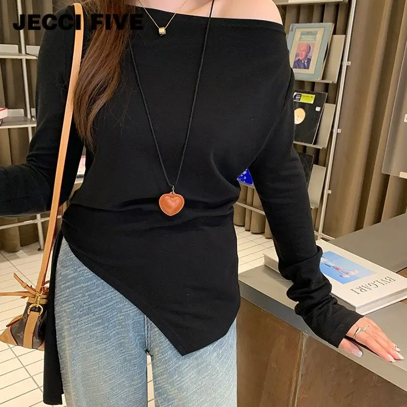 

Женская футболка с косым плечом и длинными рукавами