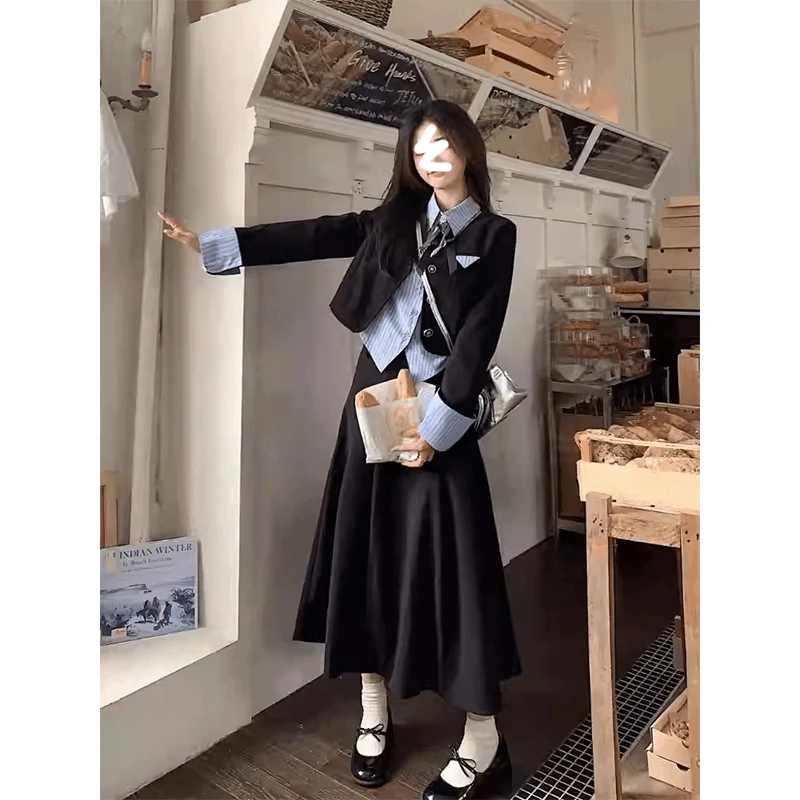 

K-Drama Inspired Fashionable Fake Two-Piece Suit Top with Pleated Skirt Autumn 2025 New Arrival Stylish Set for Young Women