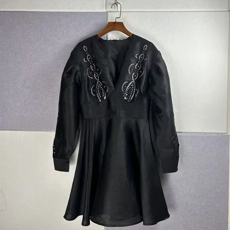 

Женское платье MaSandeM Bla с вырезами и длинными рукавами, весна 2024, дизайнерская модель, с завышенной талией, офисный стиль, с эффектом пышности на бедрах