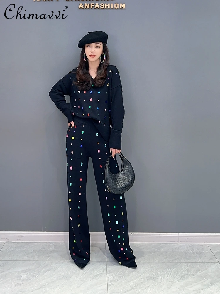 

Осень 2022, новый корейский модный тяжелый элегантный топ с v-образным вырезом и бриллиантами, повседневные брюки, комплект из двух предметов, тяжелые элегантные женские наряды