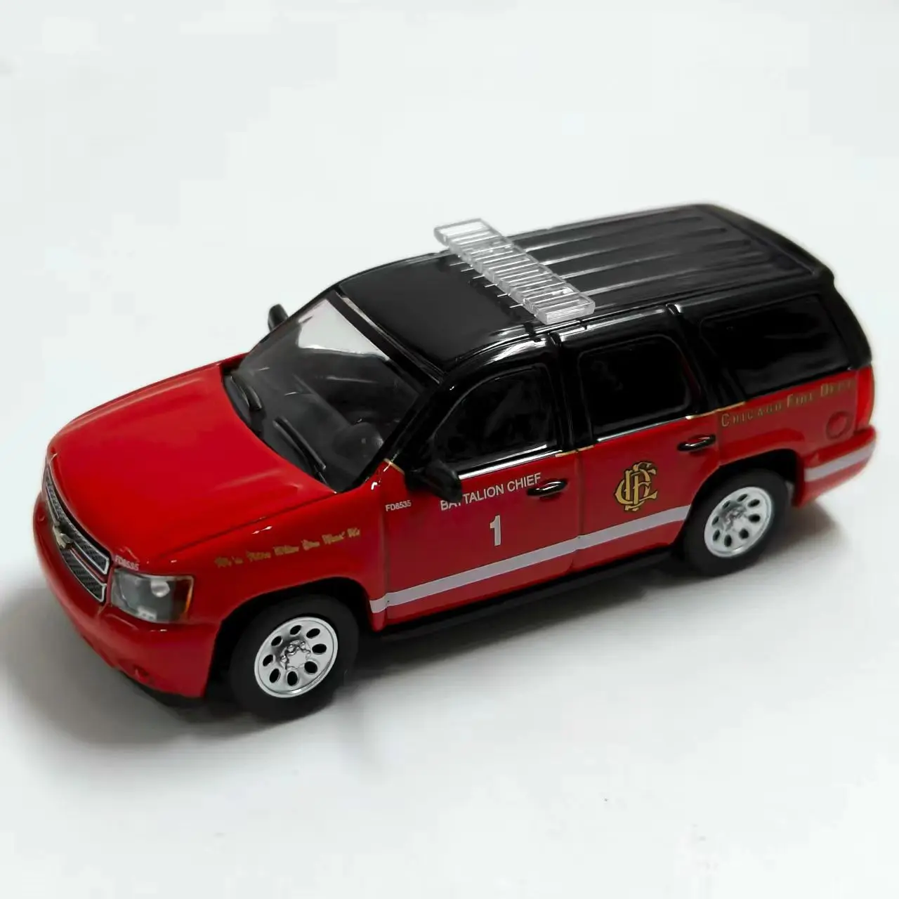 Diecast 596 1:64 Scale Chevrolet Saab Class Chicago Fire Department Tower River Alloy Car Model Collectible Toy Gift Souvenir