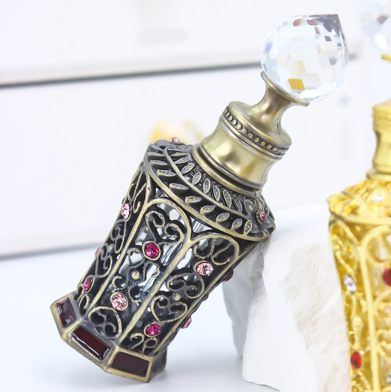 10ml Empty Diamond Perfume Bottle Middle East Dubai Style Classic Travel Essential Oil Dispenser Bottle  High Quality Fragrance