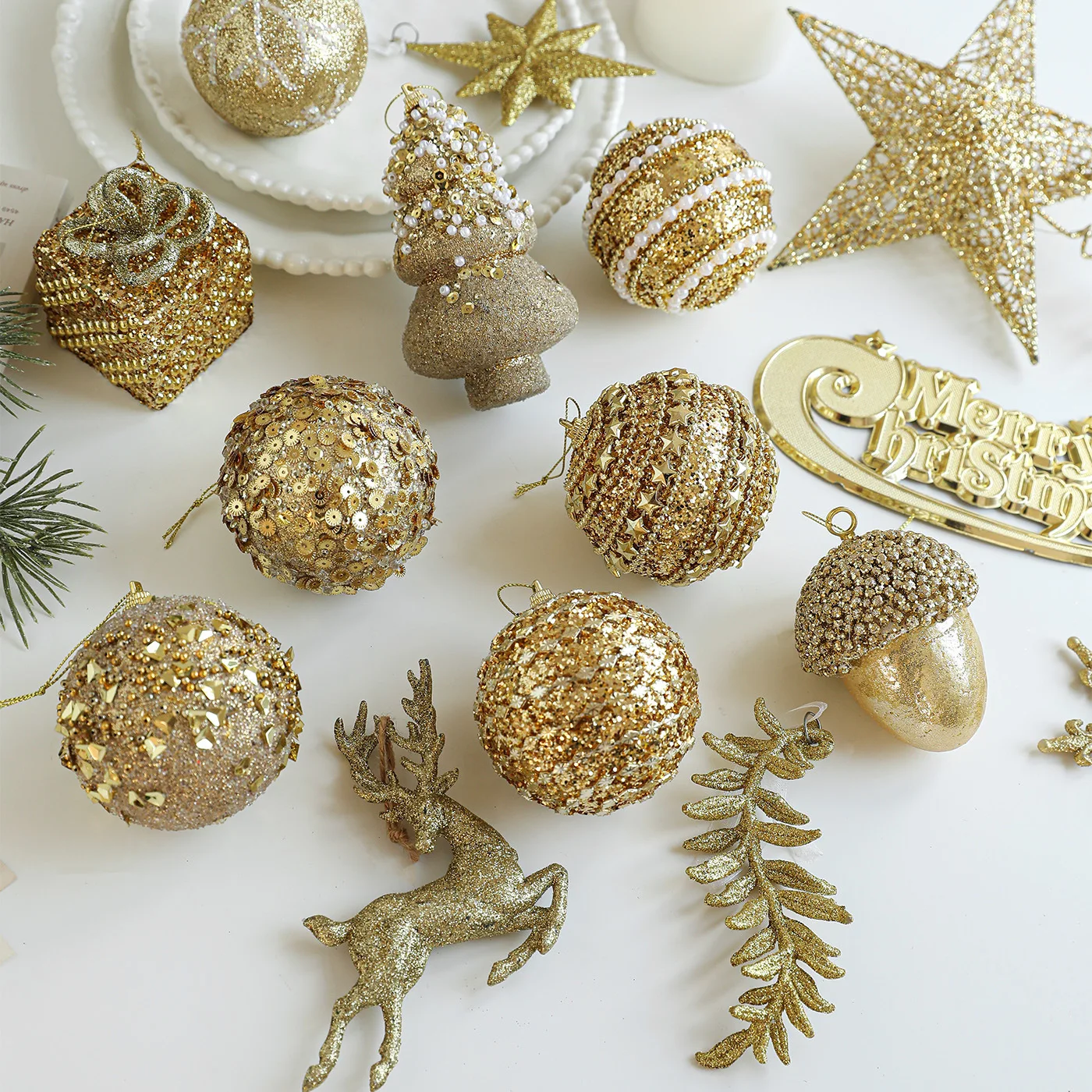 نمط جديد الذهبي رغوة عيد الميلاد الكرة تزيين مُثبت مشرق بريق لزجة مسحوق شجرة عيد الميلاد معلقة الكرة الديكور