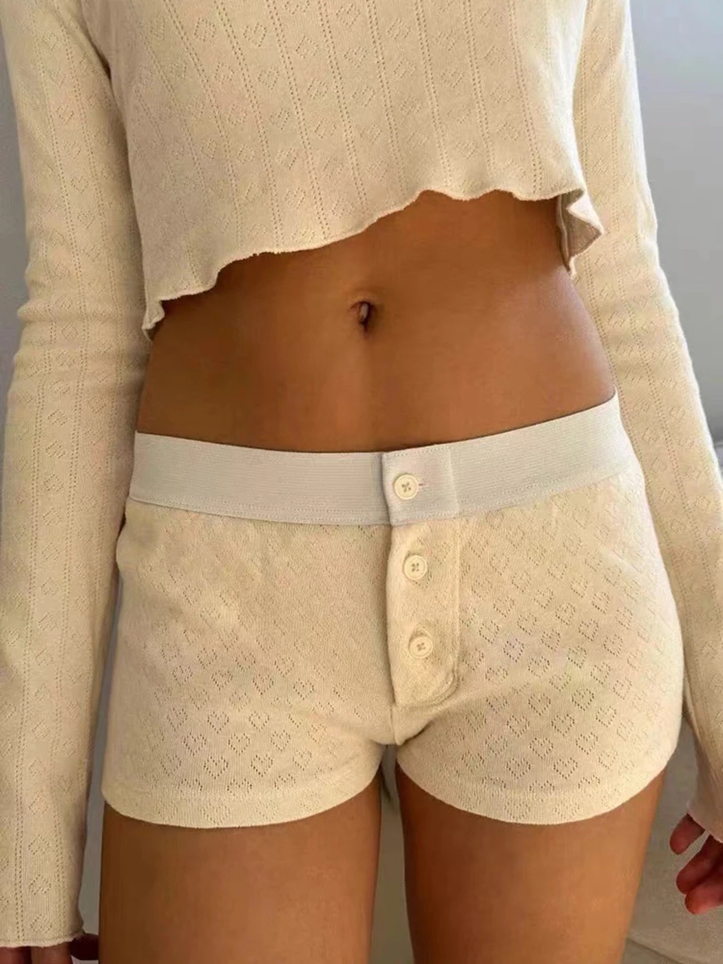 

Heart Eyelet Buttons Shorts for Women Summer Trending Clothes 2024 Kawaii Cute Short Pants Girls Youthful 2000s Y2K Shorts Skort