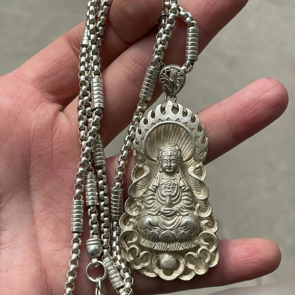 

Chinese classical personality fashion national wind collection silver Avalokitesvara necklace guard charms pendant