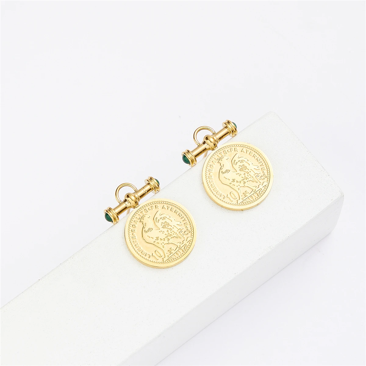 High Quality Women\'s Stainless Steel Jewelry Set Coin Rooster Pendant Necklace Earrings
