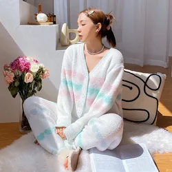 Simplicity, sweetness, love, contrasting color cardigans, pajamas, women's autumn and winter soft and thick warm woolen knitted