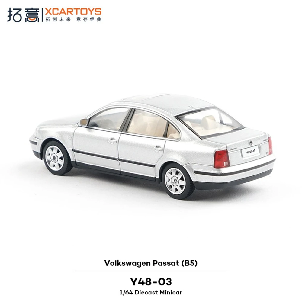 Xcartoys โมเดลรถจำลองอัลลอยด์ 1/64 ของเล่นสะสมรถยนต์ Volkswagen Sedan รุ่น Gen.5 Passat