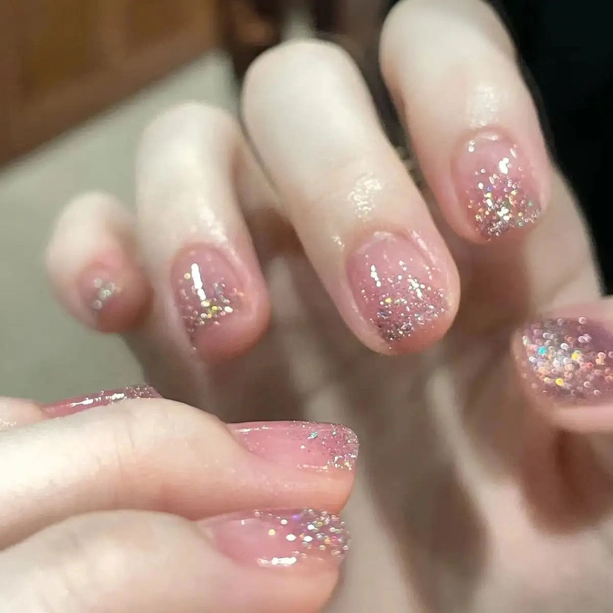 قم بترقية أسلوب أظافرك: 24 نصيحة قصيرة لامعة متدرجة مربعة الشكل، تتضمن عازلة واحدة وجل جيلي #1