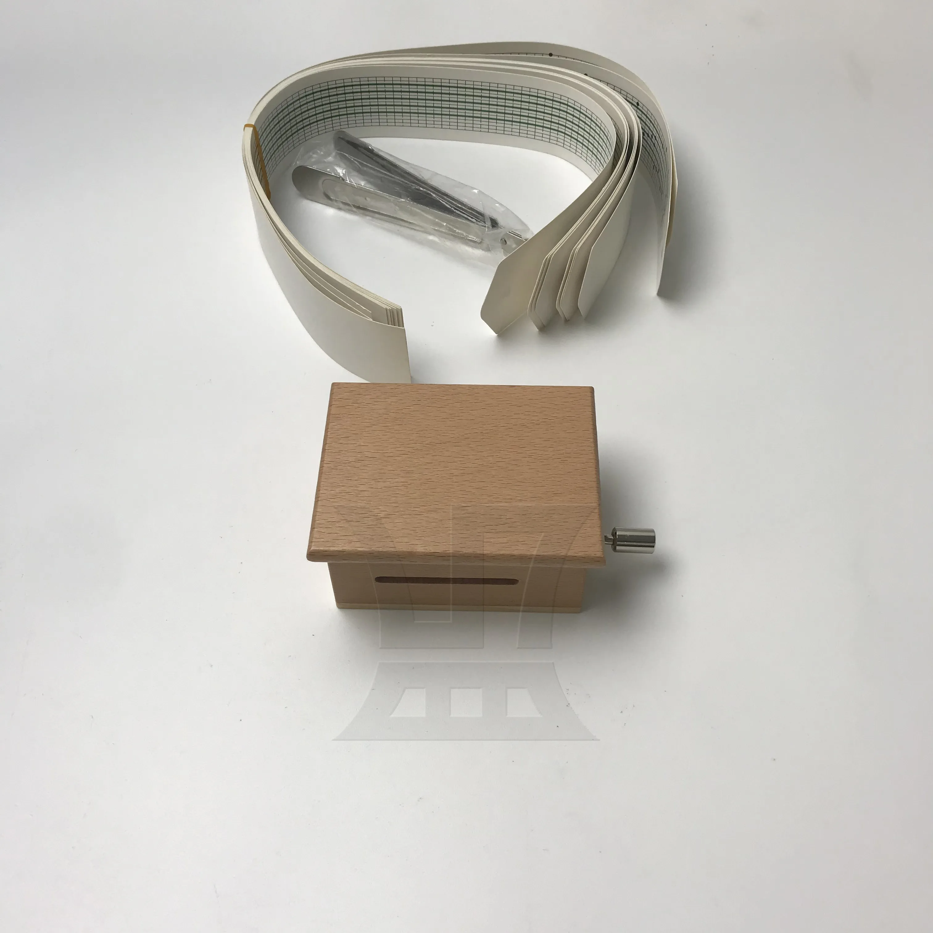 

Yibuy 1pc Wooden Hand Cranked Music Box Nature Color Wooden Music Box