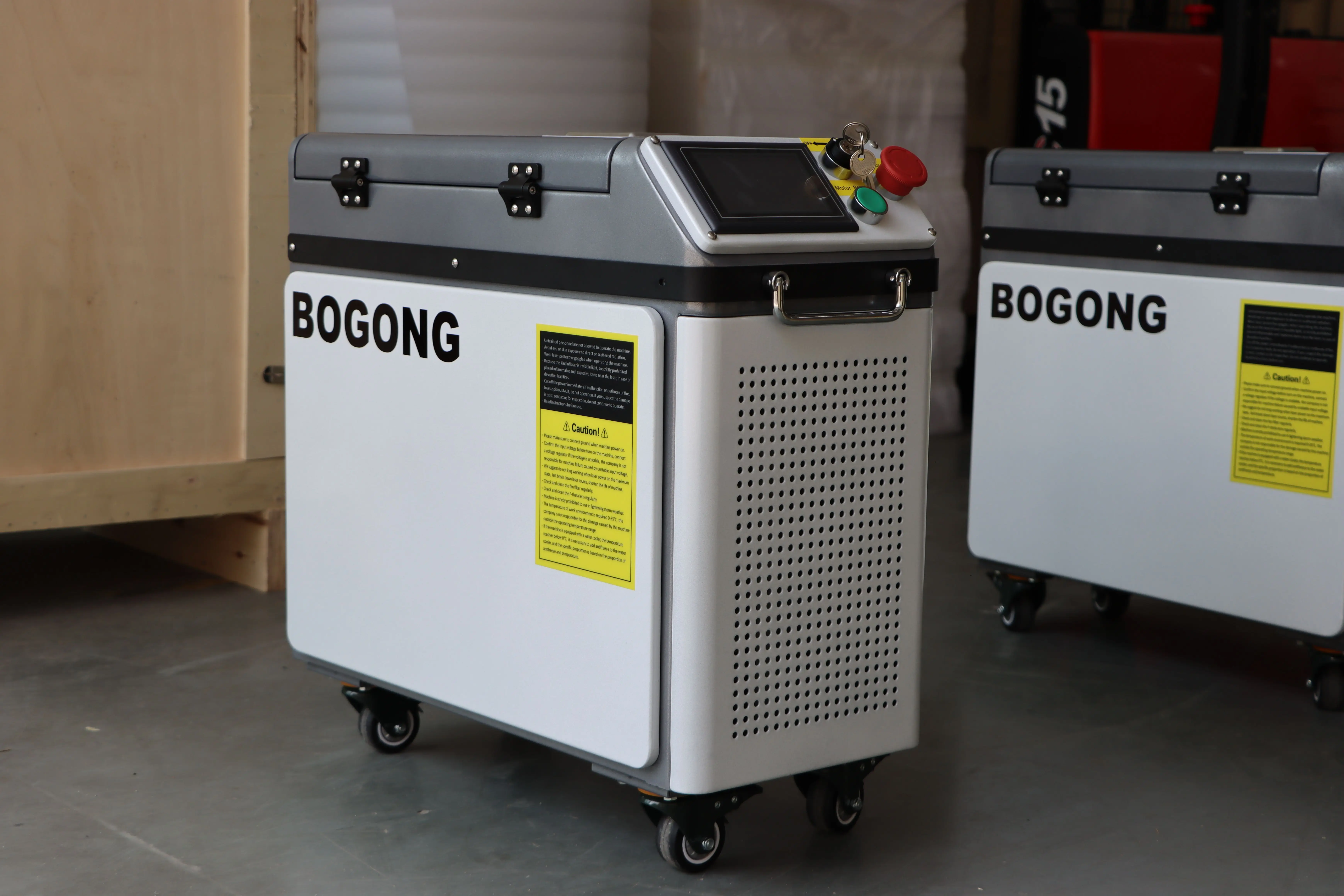 300W Handheld Pulse Laser Cleaning Machine Compact Air-Cooled Fiber Laser Cleaner for Metal Rust and Coating Removal - view 3