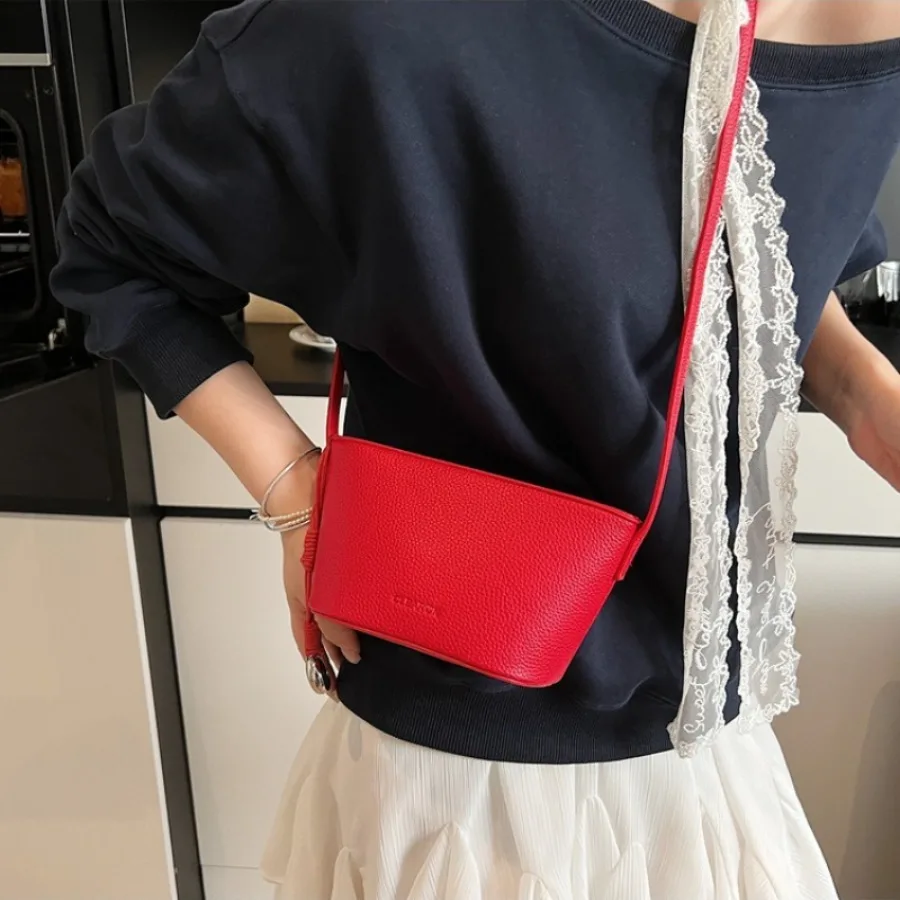 

Summer fashion casual review super fire armpit Ms. senior sense of niche design texture crossbody women's bag bucket bags