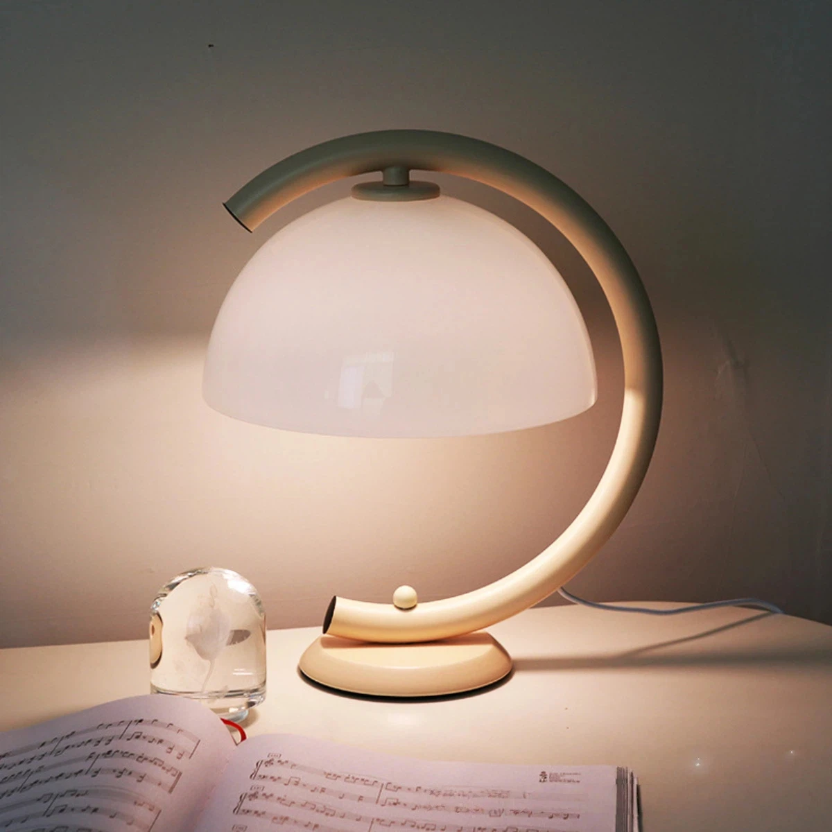 باوهاوس نمط المعادن الجدول ضوء - مراجعة Decor Lighting Uk وسعره