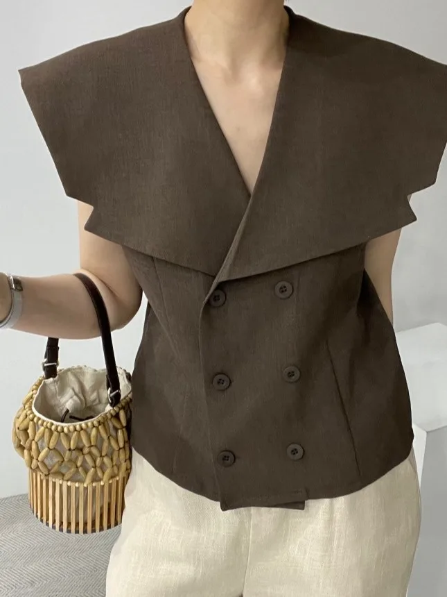 

Double-Row Button Large Collar Faionable Vest irt Women's Personalized Dongda Gate 2025 Summer New Sle Pure Color Commute