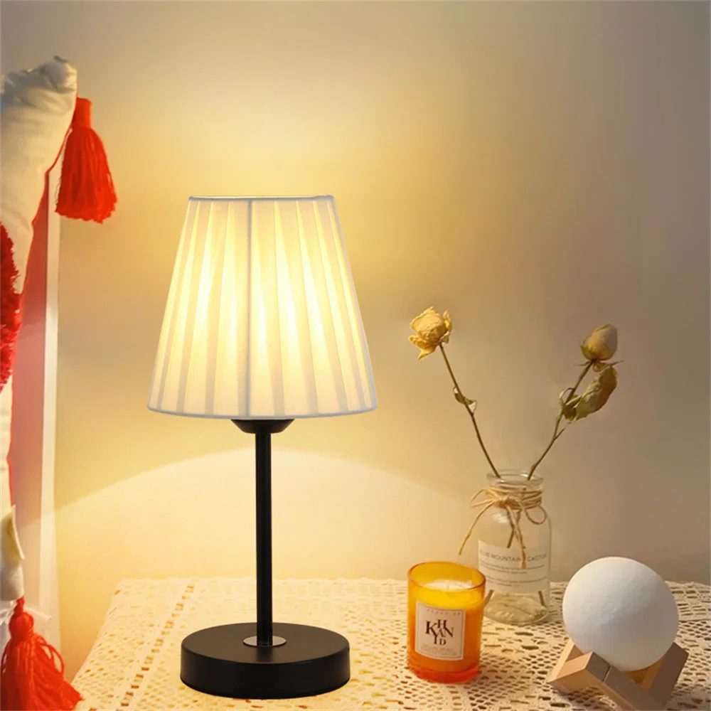 

Nordic Retro Pleated Table Lamp Fabric Desk Light LED Night Light Bedroom Bedside Lamp Girly Atmosphere Lamps for Home Decor