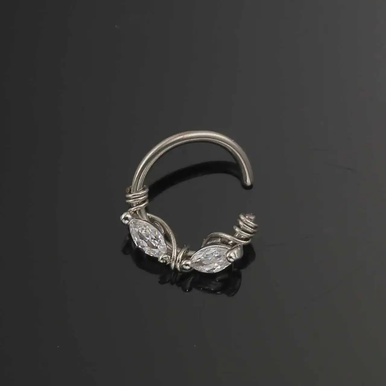 JHJT 18G الحاجز ثقب الأنف ورقة على شكل الفولاذ المقاوم للصدأ الأنف الدائري النساء الرجال مجوهرات للجسم