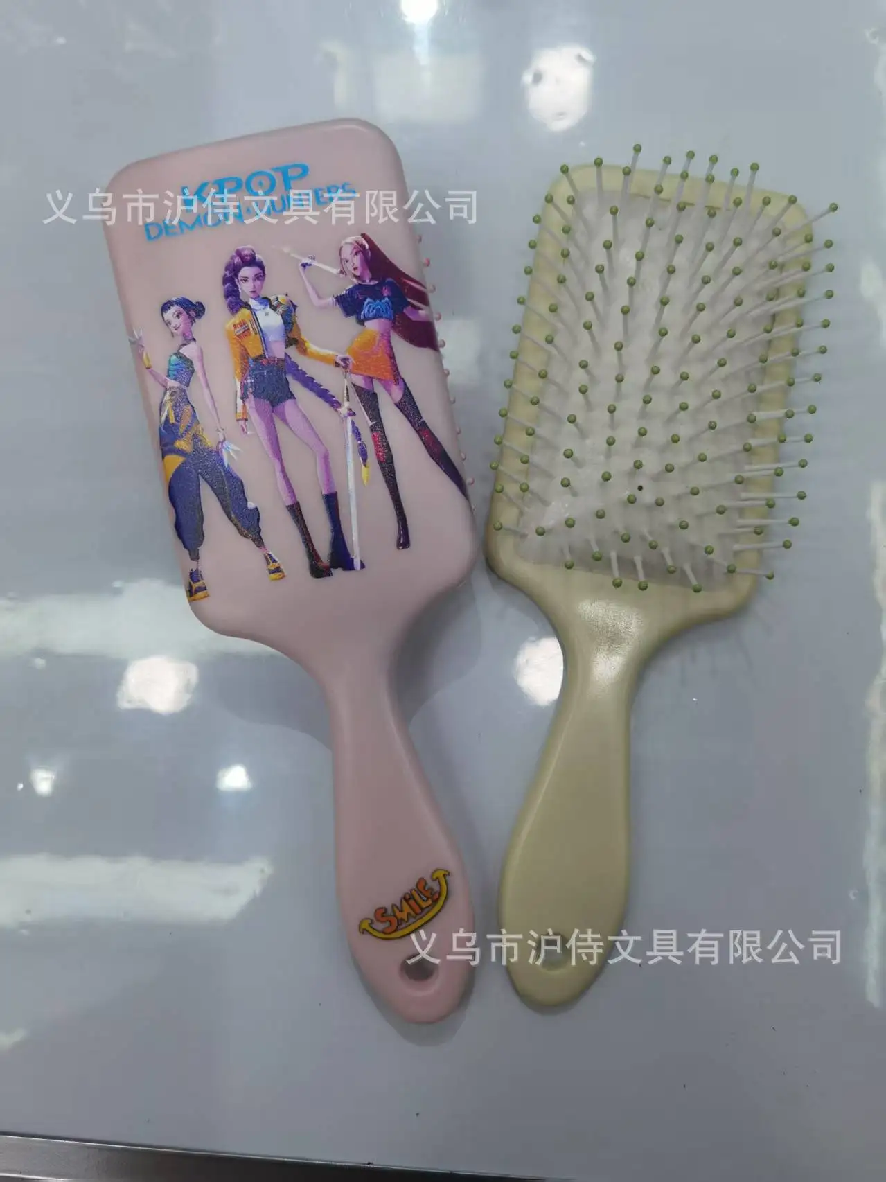 Kpop Demon Girl Group Luftkissenkamm, kreativer K-Pop Rumi-Bild-Haarkamm, kreativer tragbarer Massagekamm für Mädchen