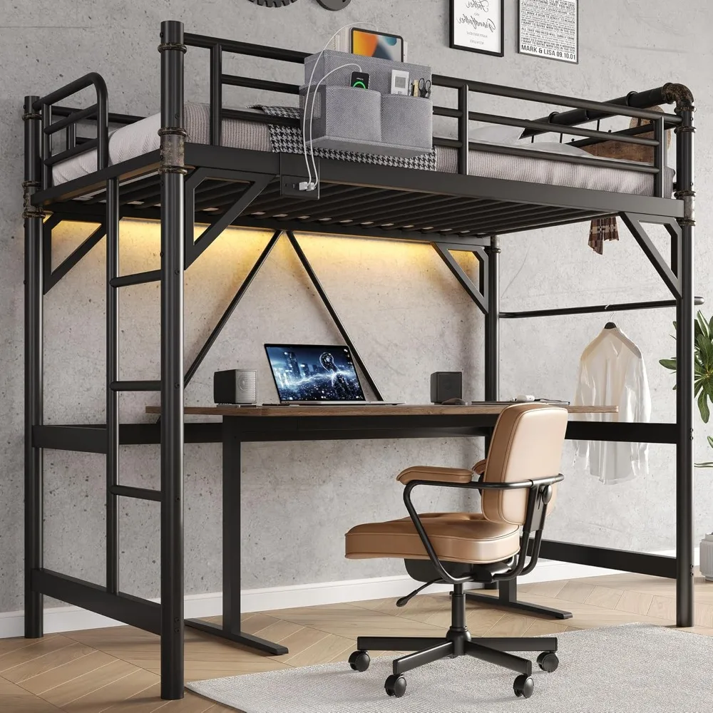Cama alta de tamaño doble con luces LED y estación de carga, estructura de cama tipo loft industrial de metal resistente con escalera y barandilla para