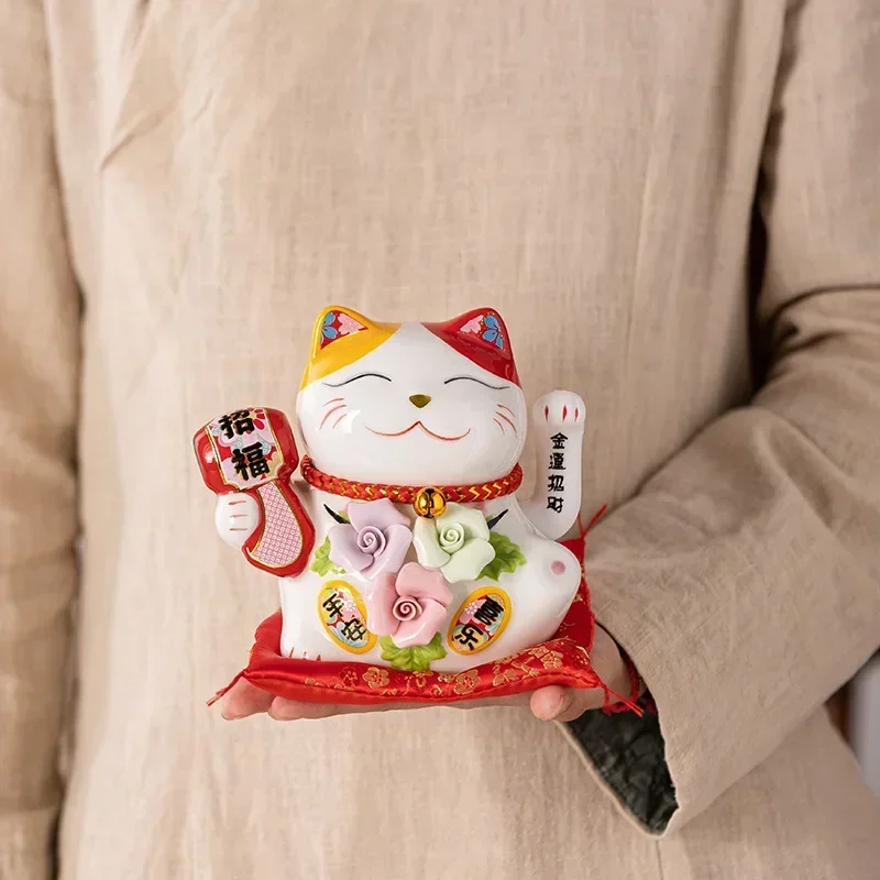 Ceramic Hand Pinch Trick Caimao Automatic Shake Creative Cute Office Desk Living Room Home Decor