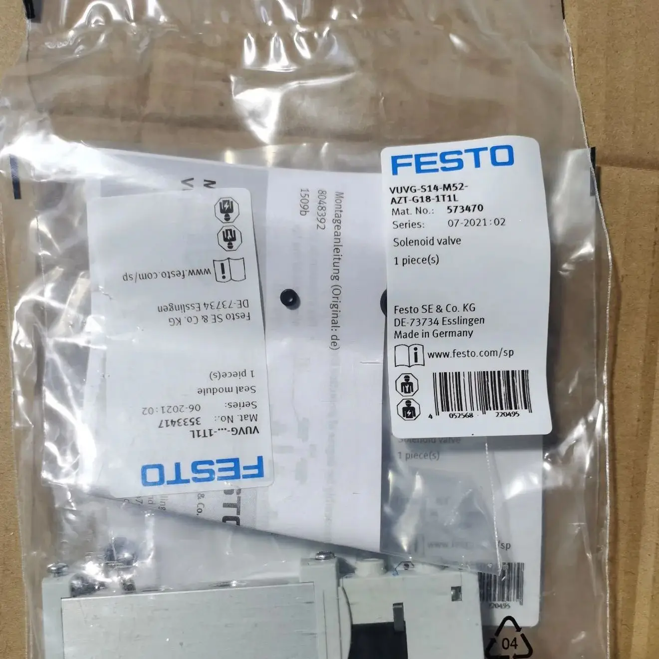 

FESTOS Solenoid valve VUVG-S14-M52-AZT-G18-1T1L 573470 VUVG-B10-T32C-AZT-F-1T1L 573410