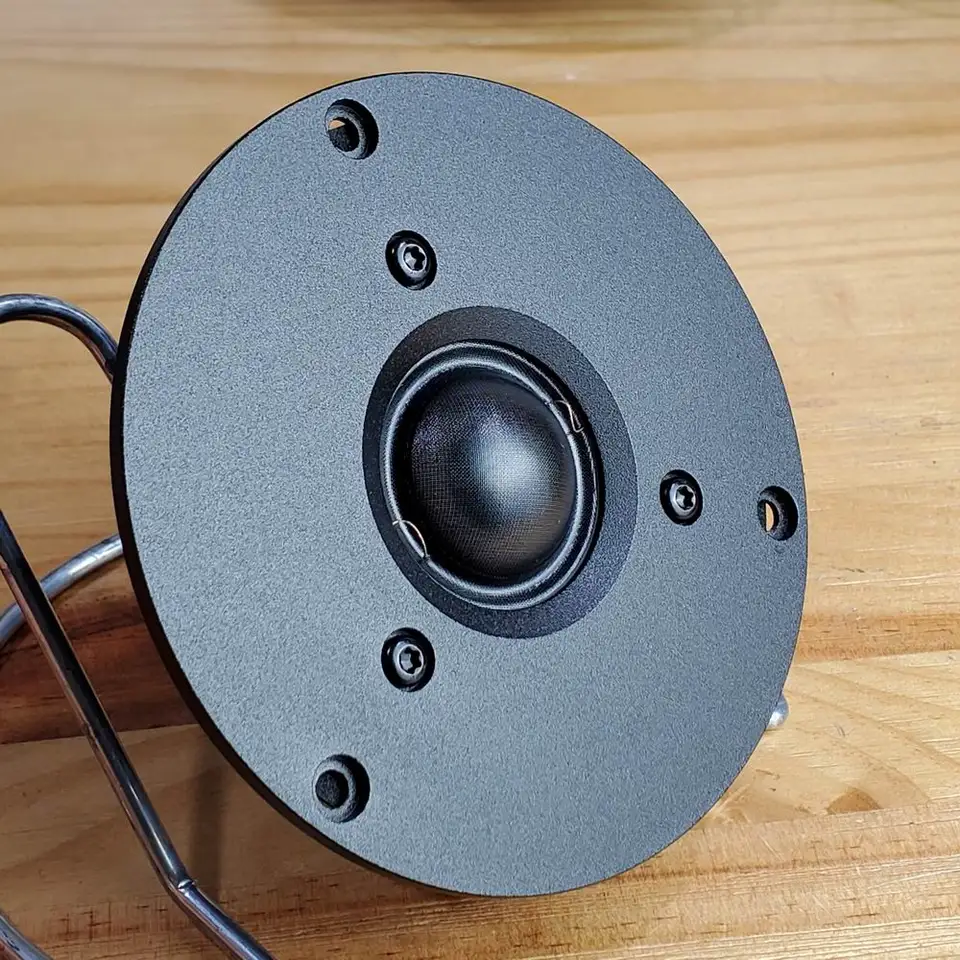 Mandavidd-ツイーターは古い名誉のオーディオを置き換え、d28sのペア