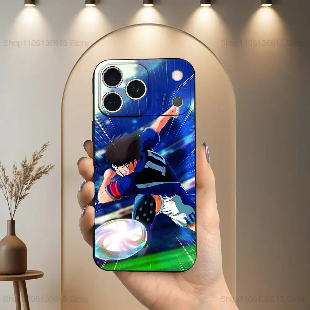 アニメ「キャプテン翼」スマホケース iPhone 17、16、15、14、13、12、11 Plus、Pro Max、XS、X、XR、SE、Mini、8、7対応 ソフトシリコン製 ブラックカバー