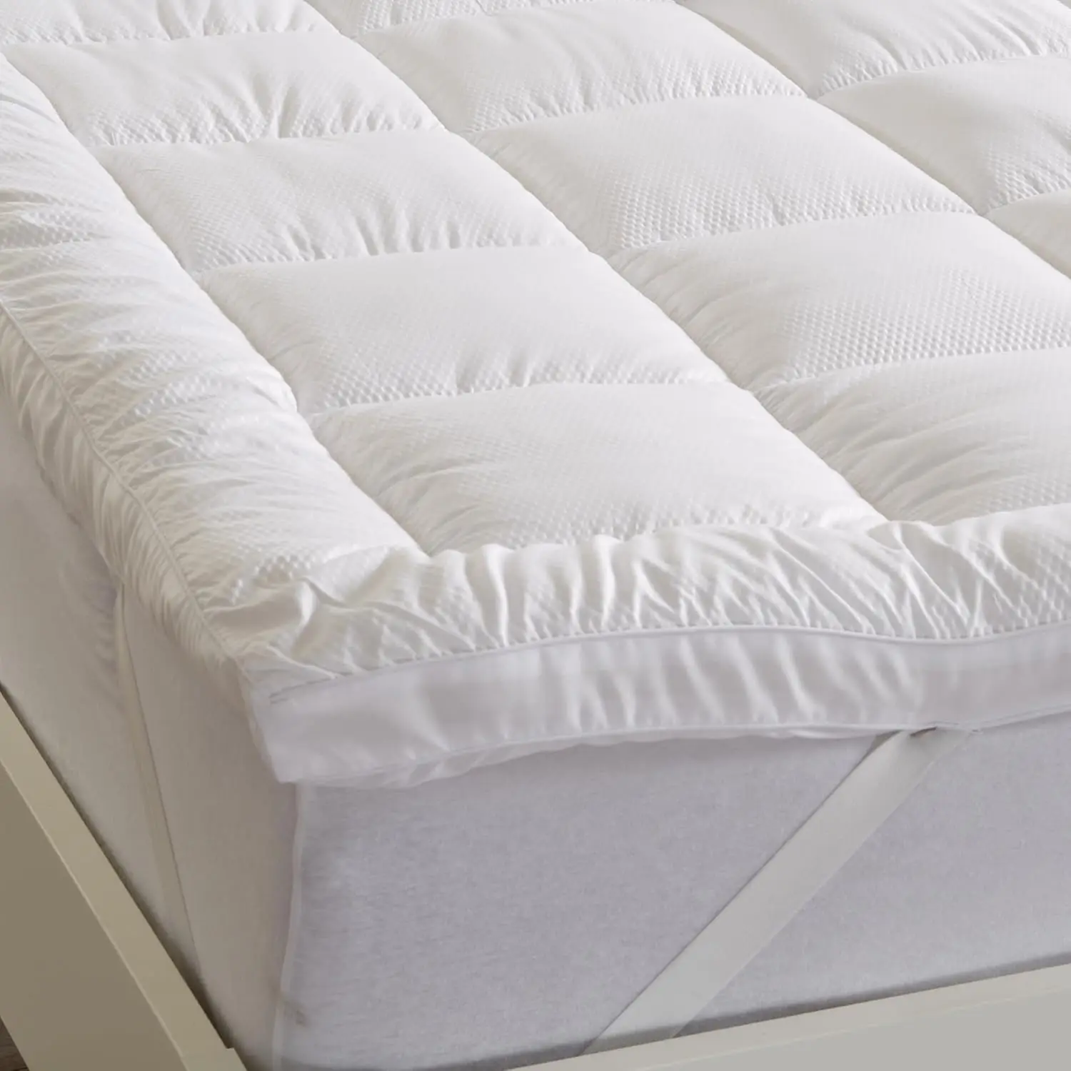 

Twin Mattr Topper. Thick, Elastic Corner Mattr Protector And Cover. Ultra-Soft Pillowtop Mattr Pad. Fits Mattresses Up To 18""