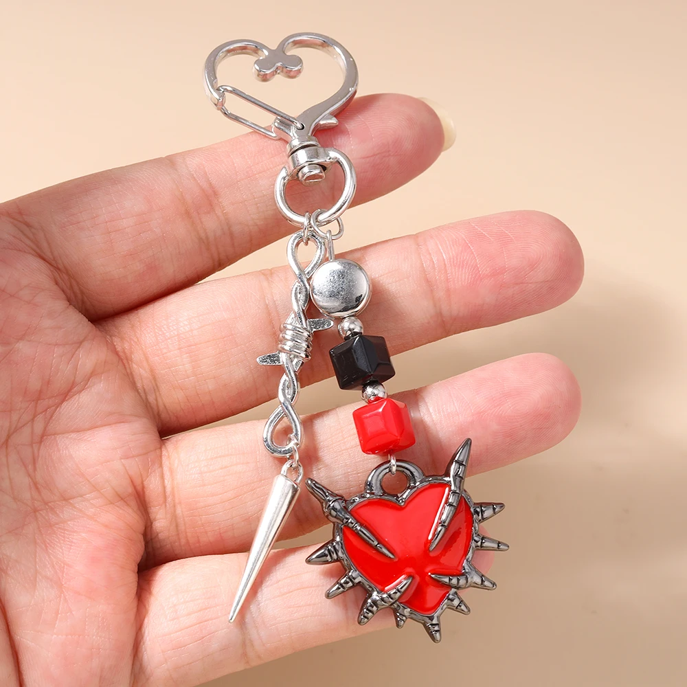 Aihua Y2K Metal Steampunk Red Heart Keychain for Women Girls Handbag Pendants Rock Hip Hop Thorn Heart Key Ring Jewelry Gifts