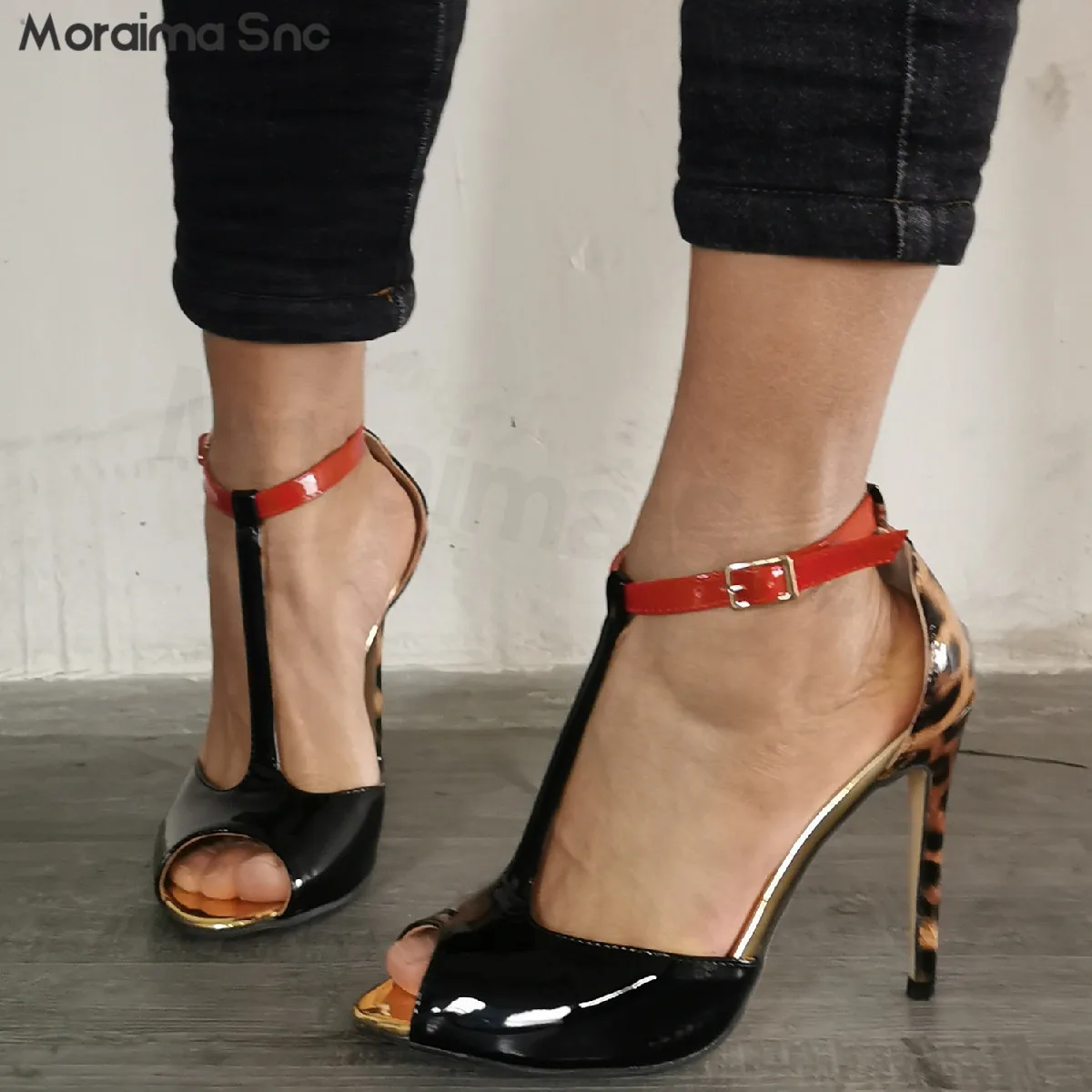 

T-Strap Color Matching Fashion Sandals Black Patent Leather Leopard Print Pointed Toe Shoes Large Size Banquet Stiletto Sandals