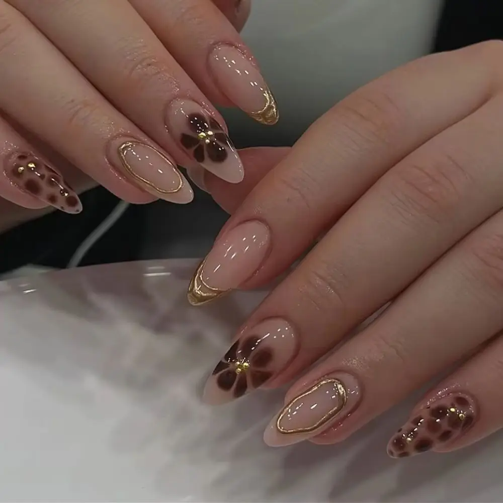 

3D Gold Line Vein French Nail Art Brown Halo Dyeing Flower Chic Almond False Nails Detachable Finished Fake Nails Press on Nails