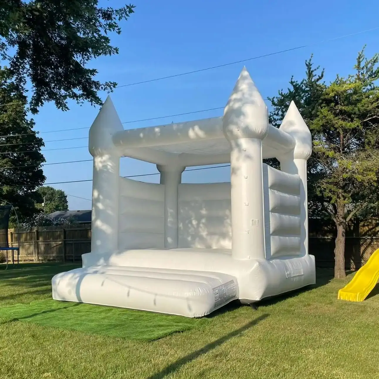 

Customized PVC white Outdoor mini Inflatable Bounce House Castle with Blower for Kids Birthday Wedding Party