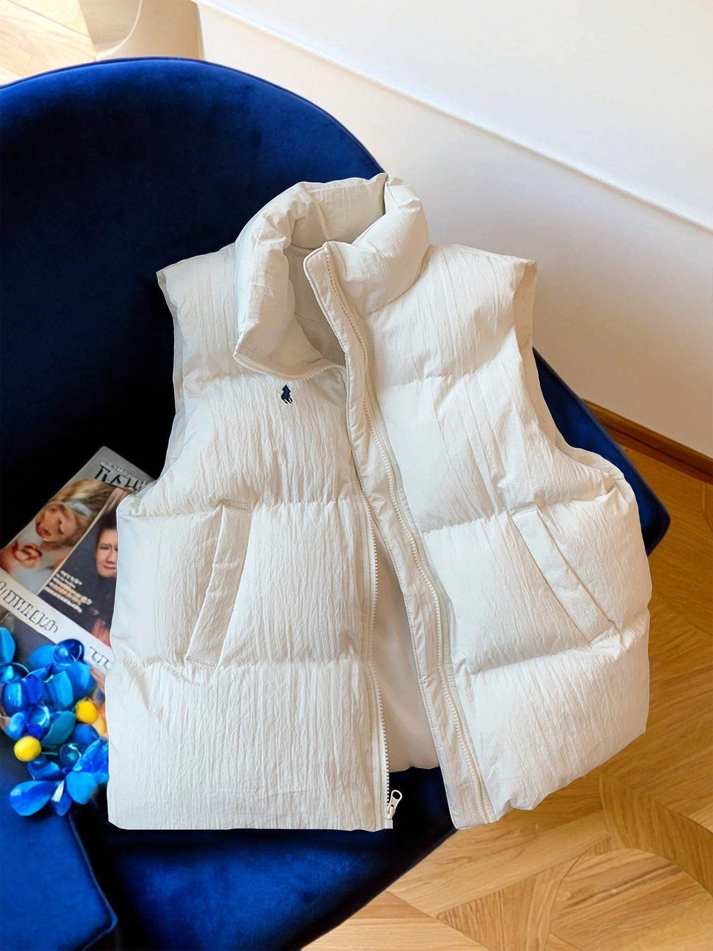 

White Embroidered Stand Collar Vest Jaet Loose Fit Faionable Autumn Winter Outerwear for Men And Women Slimming Versatile