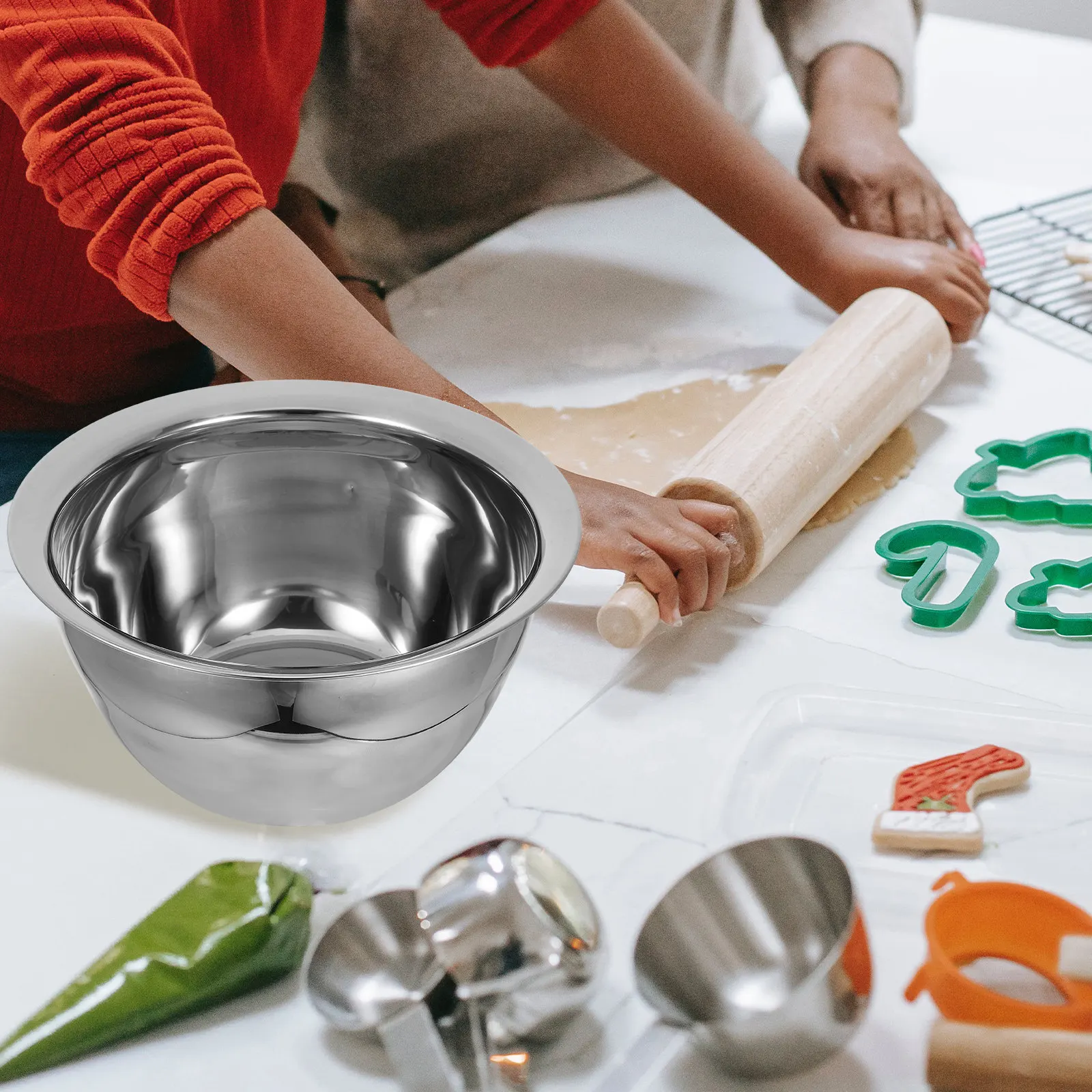 

Heavy Duty Stainless Steel Salad Mixing Bowl 5.5L Stackable Kitchen Bowl for Cold Noodles Soup Dough Baking Egg Mixing Food Prep