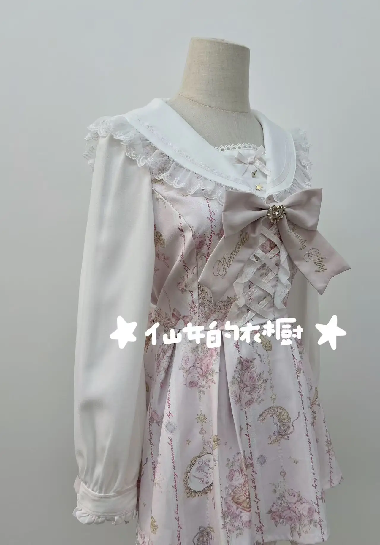 ชุดเดรสแขนยาวลายโบว์น่ารักสไตล์ญี่ปุ่น ลิซ มายน์ ผลิตจำนวนมาก คอลเลคชั่นฤดูใบไม้ร่วง ชุดกระโปรง 2 ชิ้น สำหรับเด็กผู้หญิง สีกรมท่า คอปก