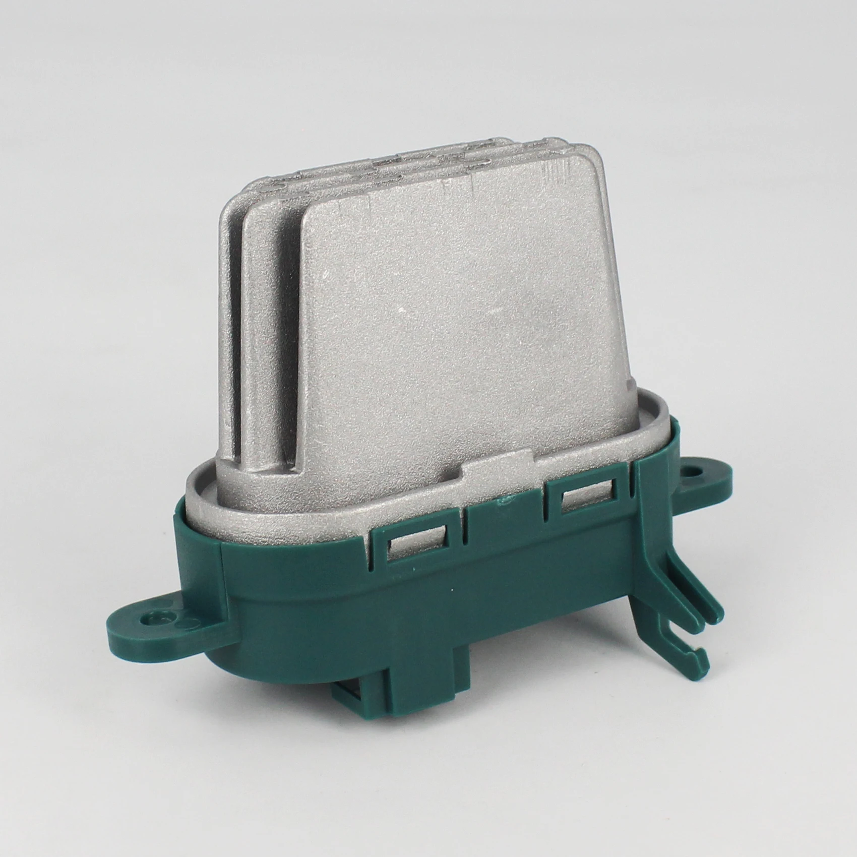 

Модуль управления двигателем вентилятора или двигателем вентилятора для AUDI, PORSCHE, VOLKSWAGEN OEM 7L 0907521 , 7л 0907521 А, 7л 0907521 Б