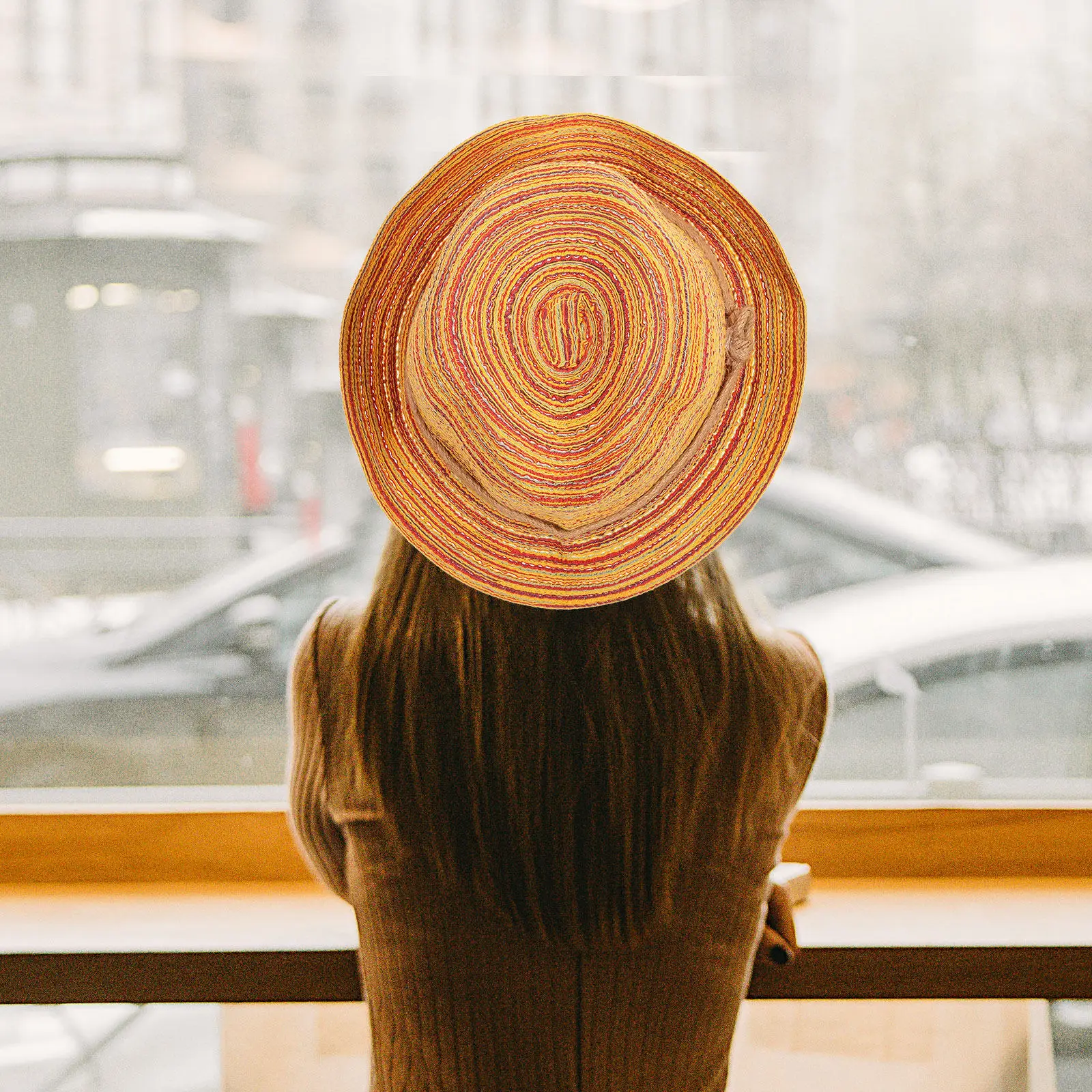 chapeu-de-palha-feminino-dobravel-colorido-com-listras-de-rafia-portatil-para-protecao-solar-em-verao-praia-e-atividades-ao-ar-livre