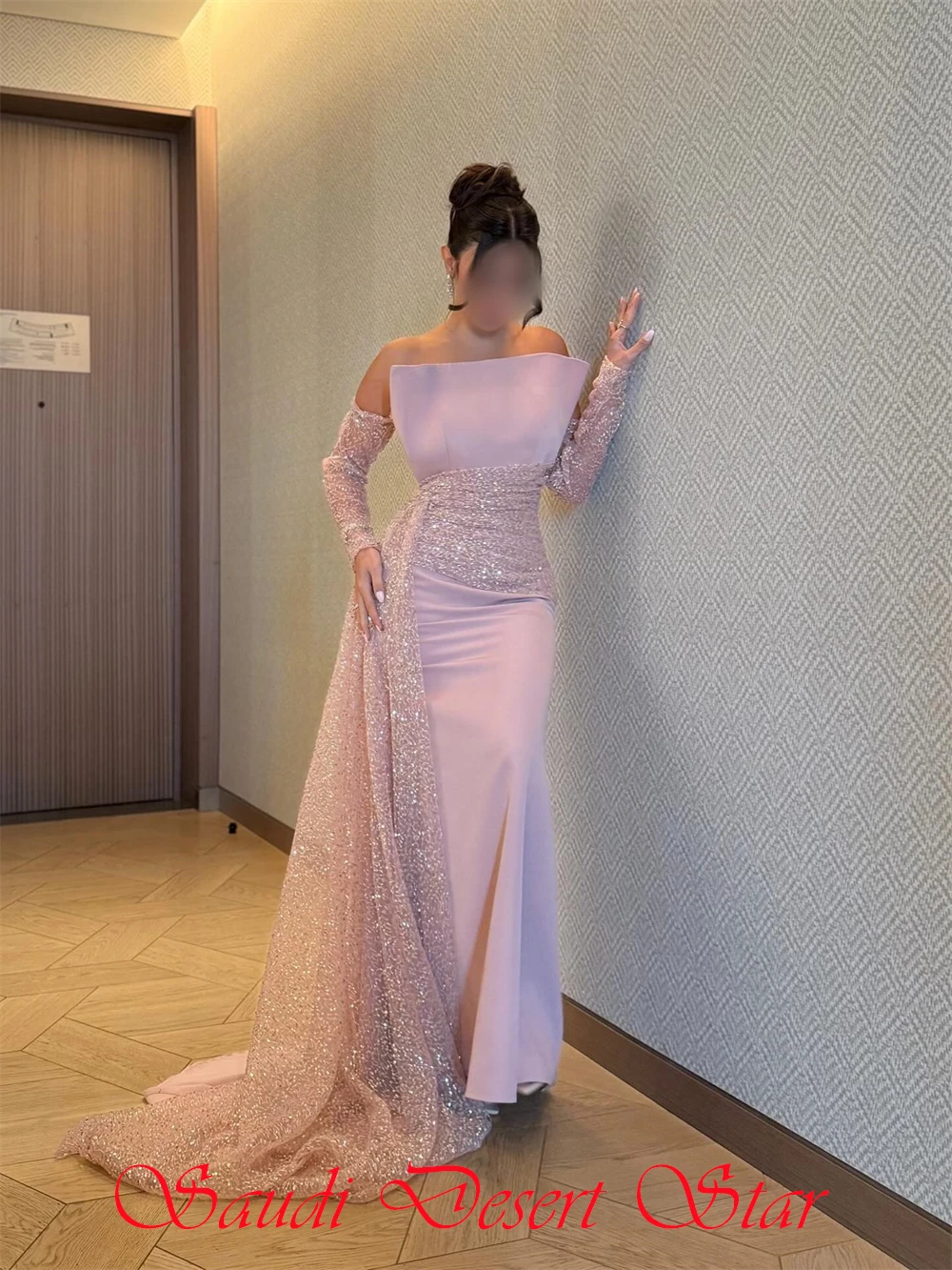 맞춤형 심플 핑크 저지 이브닝 드레스 포멀 보트넥 긴 소매 셀러브리티 가운 섬세한 스트레이트 스팽글 프로미 드레스