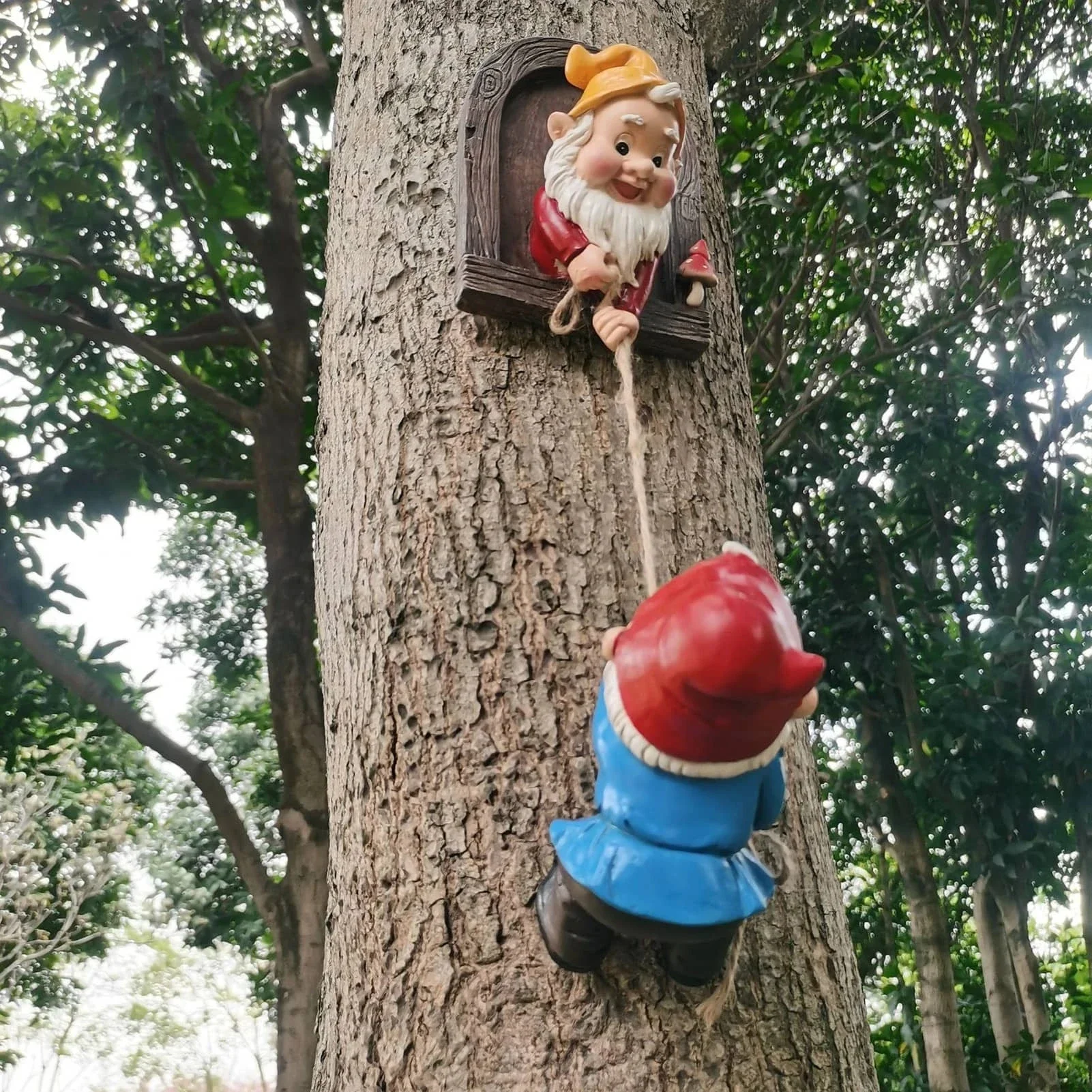 

Garden Climbing Gnomes Tree Decor Cute Gnome Garden Statue Art Resin Dwarf Sculpture for Yard Outdoor Decoration Ornaments