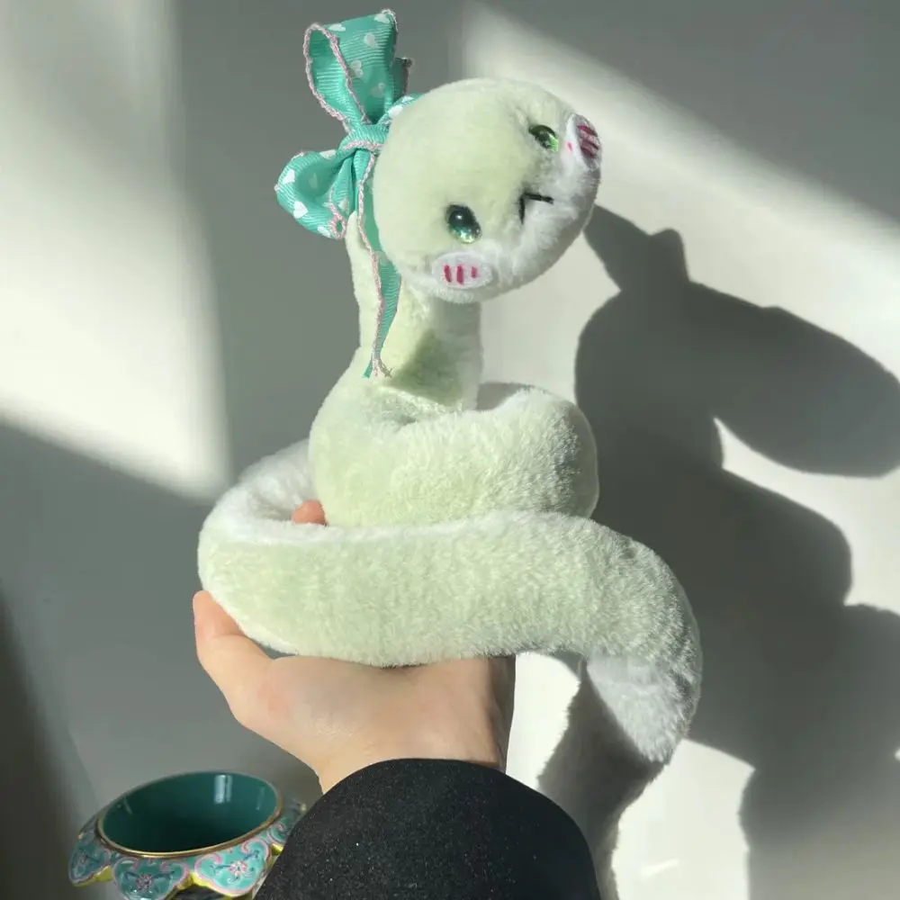 ラップアラウンドアーム ヘビ年 ぬいぐるみ ソフトリトルヘビ ヘビぬいぐるみ ぬいぐるみ コンフォート かわいい グリーンヘビ 動物人形