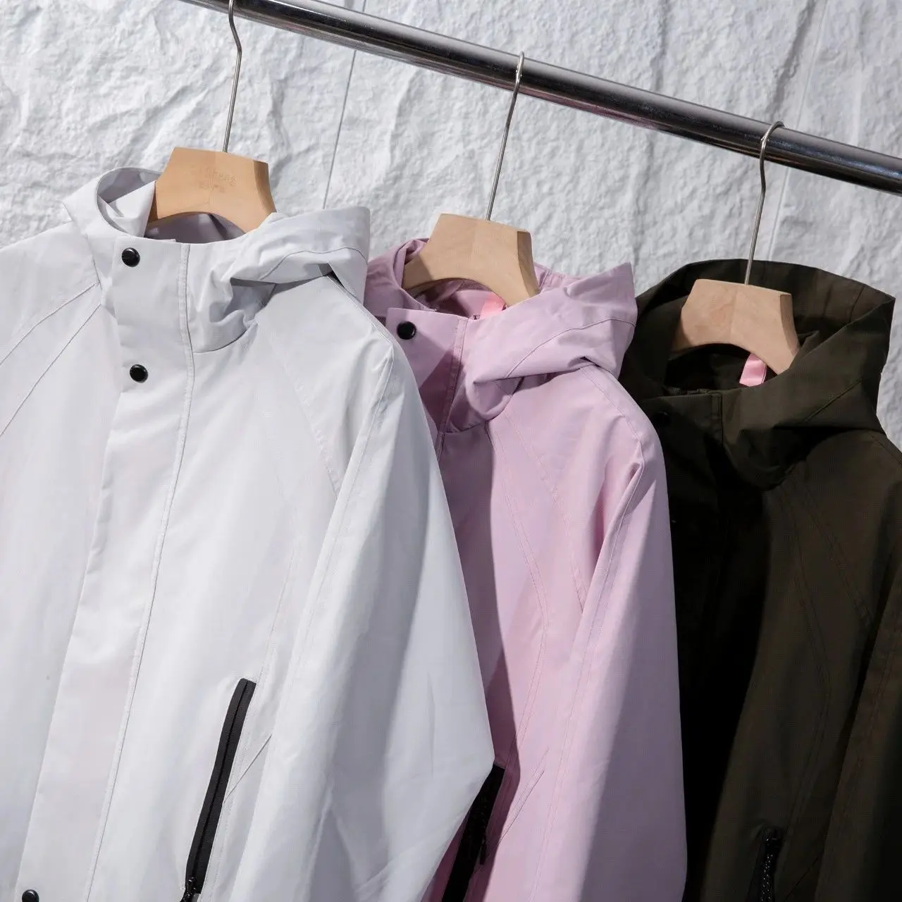 

2025 New Women's Faionable Casual Hooded Jaet Climbing Travel Lightweight Windproof Breathable Stand Fit Long Sve Coat