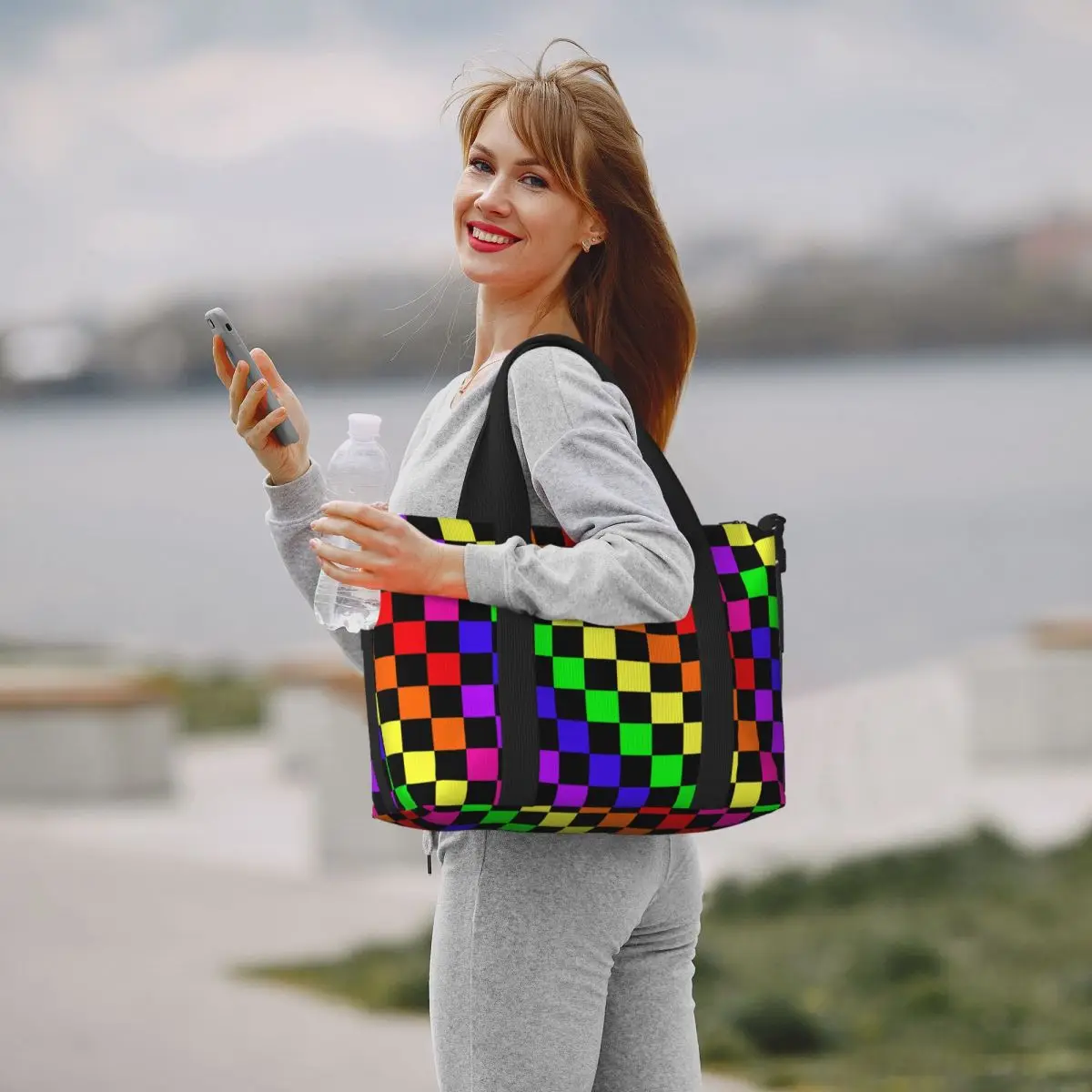 Custom Black Rainbow Checkerboard รูปแบบ Tote กระเป๋าผู้หญิงขนาดใหญ่ความจุ Tartan Gym Beach กระเป๋าเดินทาง